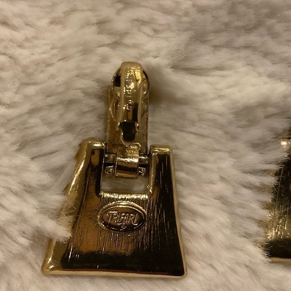 Trifari vintage Art Deco design clip on earrings, 1980’s era - Picture 8 of 12